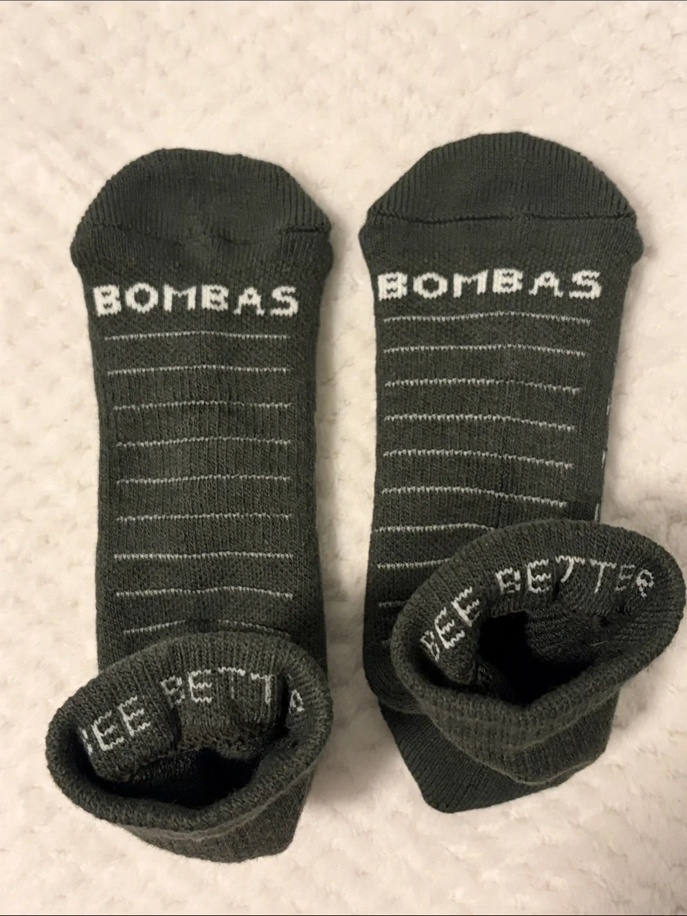 NWOT Bombas Hiking Quarter Socks, 1 Pair Dark Gray - Medium